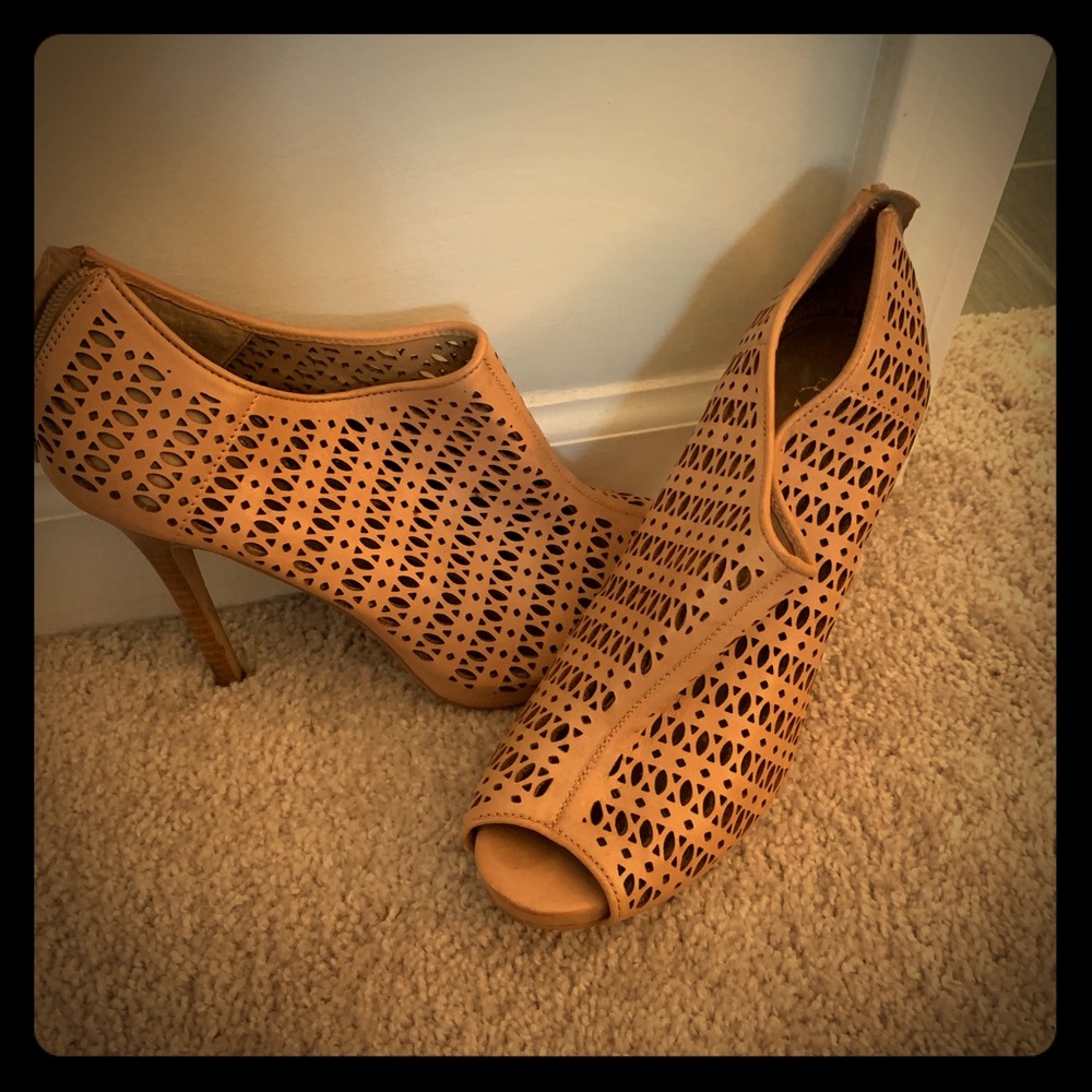 Ann Taylor Heels